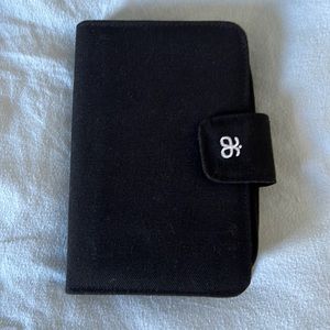 Arbonne makeup case black